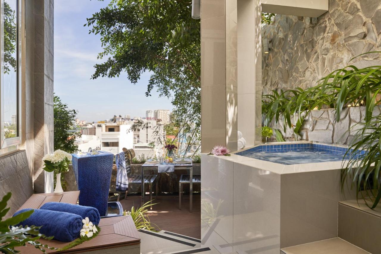 Suite Có Vườn Nhìn Ra Đồi